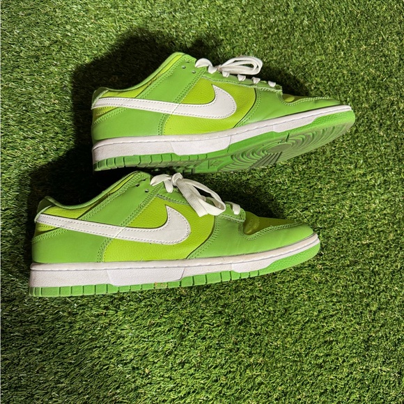 Nike Dunks Low “Chlorophyll” - Picture 5 of 7